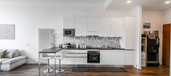 1 bedroom Apartment in Milan, Italy No. 327557 4