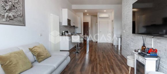 1 bedroom Apartment in Milan, Italy No. 327557 7