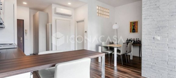1 bedroom Apartment in Milan, Italy No. 327557 10