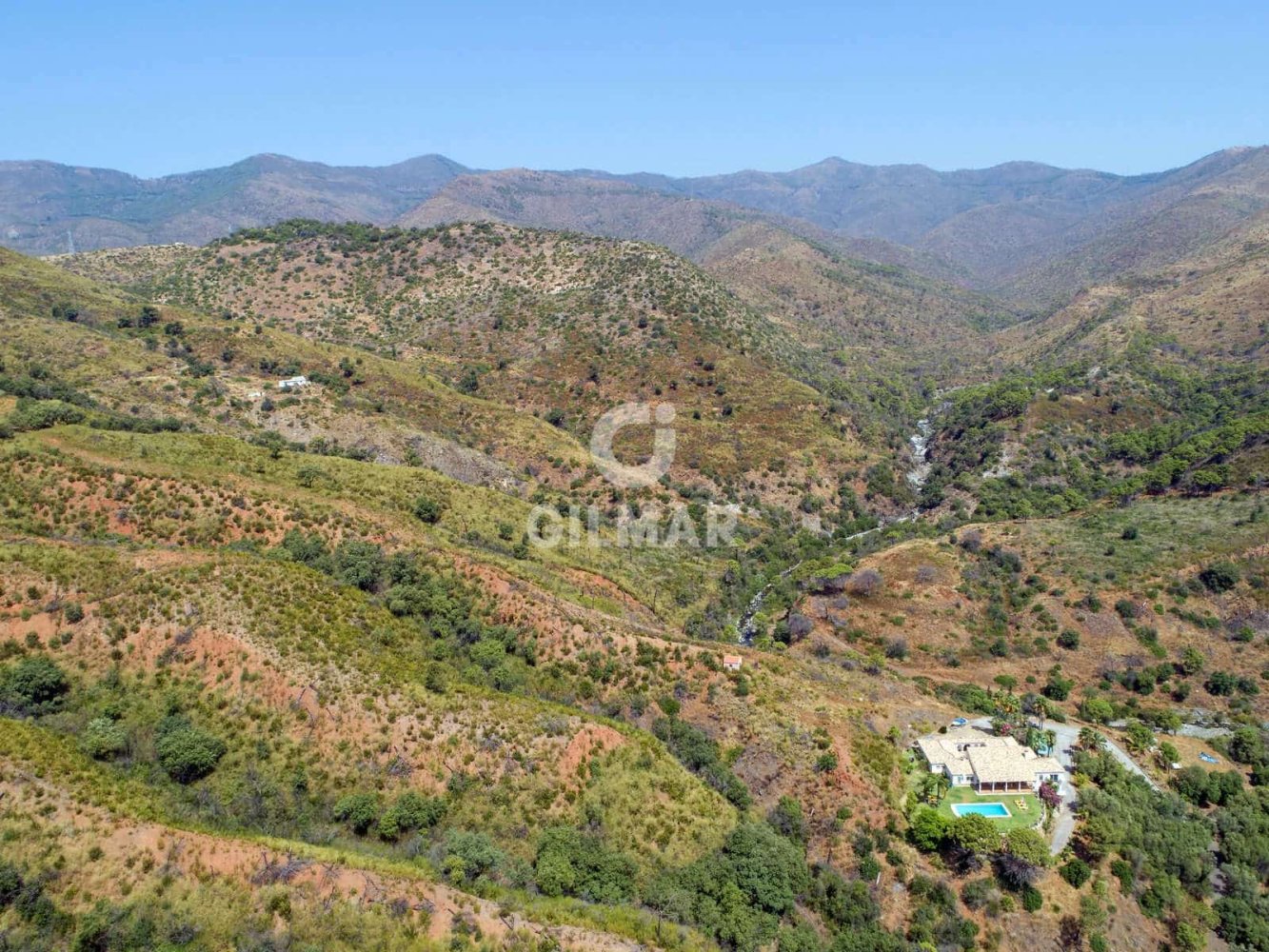  قطعة أرض في Estepona, Spain 590195متر مربع رقم 252536