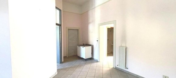 3-salle Appartement à Massa Lombarda, Italy No. 80584 7