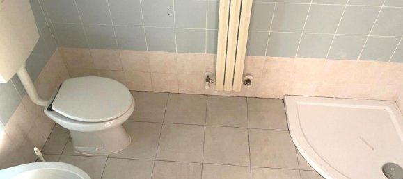 3-salle Appartement à Massa Lombarda, Italy No. 80584 9