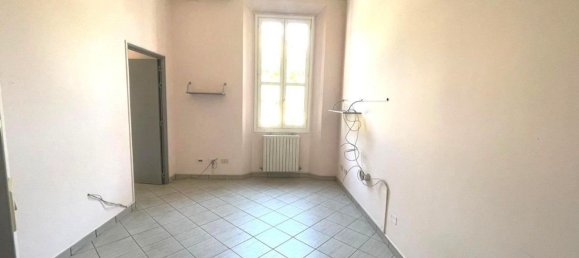 3-salle Appartement à Massa Lombarda, Italy No. 80584 5