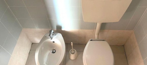 3-salle Appartement à Massa Lombarda, Italy No. 80584 8