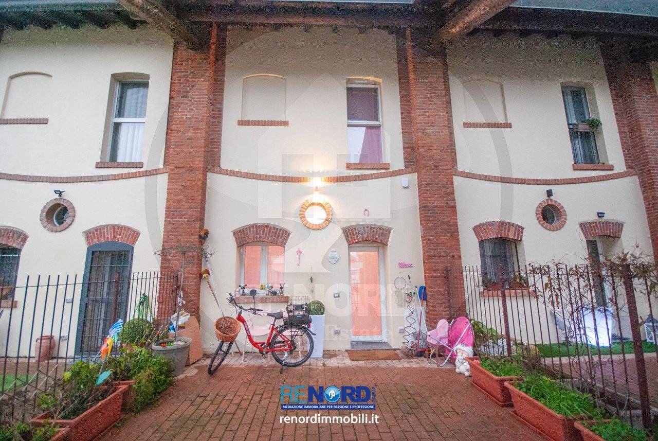 2 bedrooms House in Pavia, Italy No. 189191