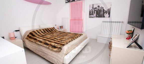 2 bedrooms House in Pavia, Italy No. 189191 15