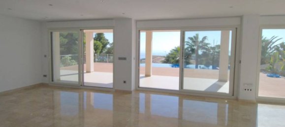 4 bedrooms Villa in Moraira, Spain No. 88357 3