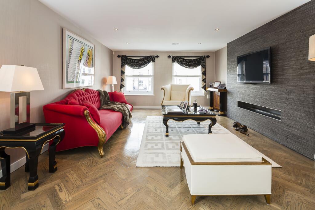 3 bedrooms House in London, United Kingdom No. 13137