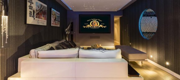 3 bedrooms House in London, United Kingdom No. 13137 13