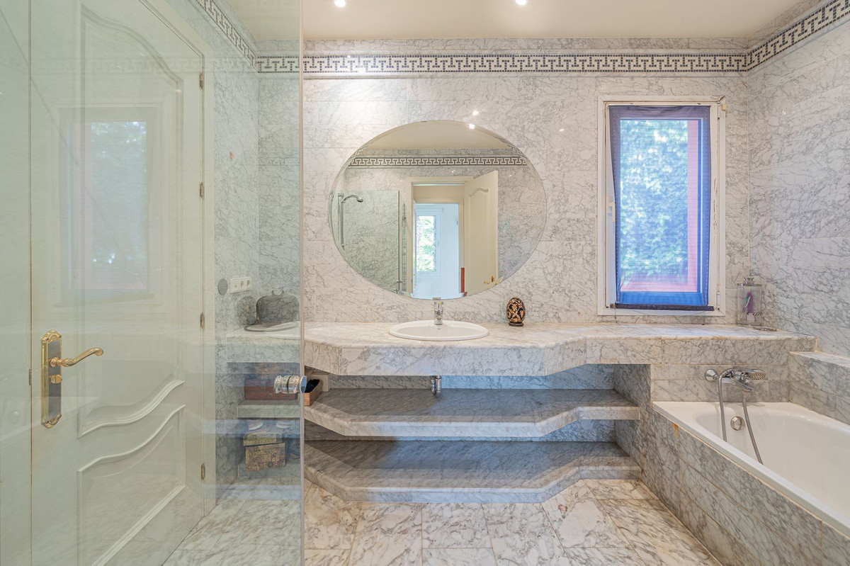 4 Schlafzimmer Villa in Marbella, Spain, Nr. 47921