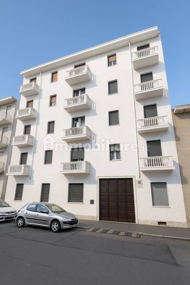 5 rooms Building in Turin, Italy No. 322501