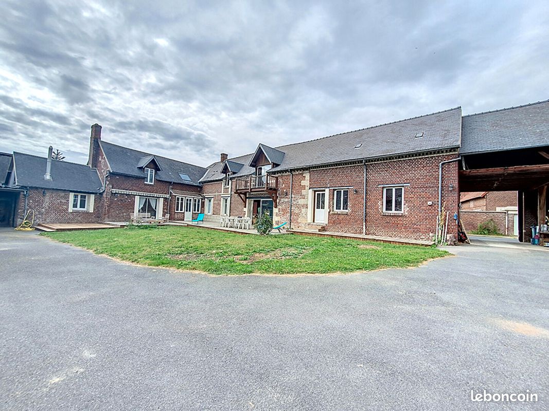 Casa de 5 dormitorios en Roye-sur-Matz, France No. 252984