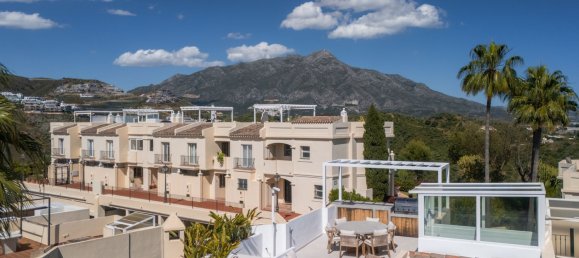 3 bedrooms Penthouse in La Quinta, Spain No. 139199 34