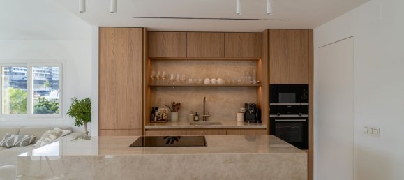 3 bedrooms Penthouse in La Quinta, Spain No. 139199 5