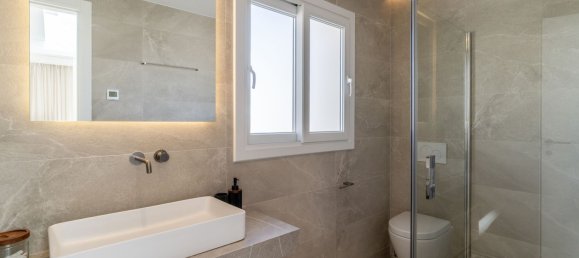 3 bedrooms Penthouse in La Quinta, Spain No. 139199 19