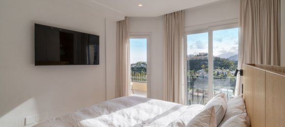 3 bedrooms Penthouse in La Quinta, Spain No. 139199 15