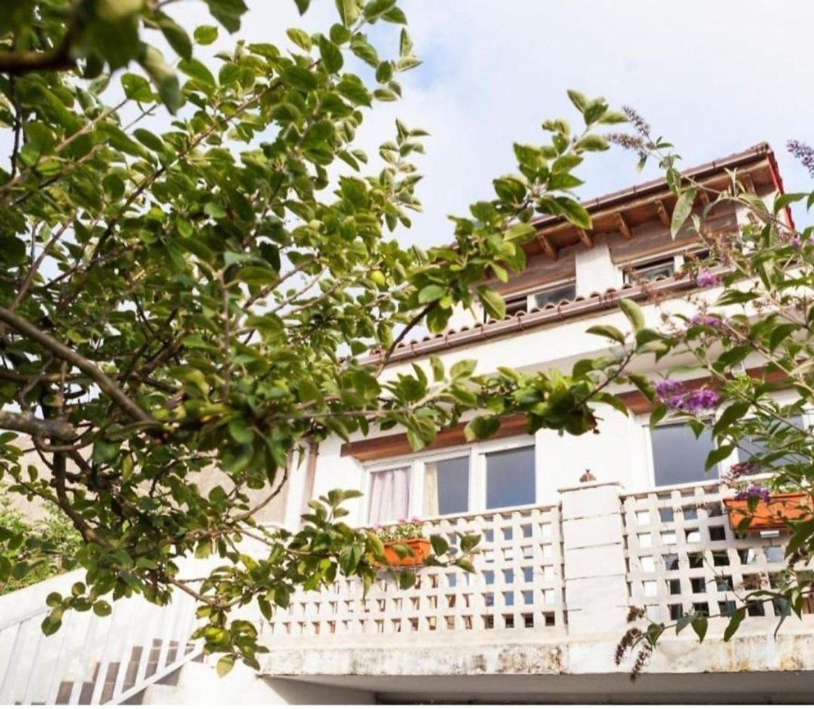 Edificio en Santander, Spain 300 m² No. 277302