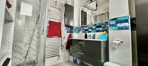 4 rooms Apartment in Bologna, Italy No. 21399 21