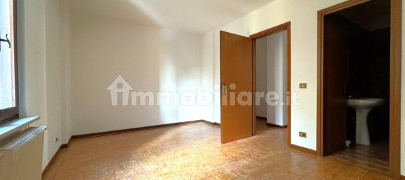 Квартира с 3 спальнями в Удине, Италия № 144521 18