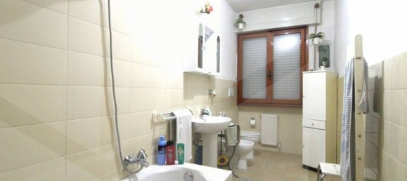 3غرفة شقة في Pontedera, Italy رقم 23120 16