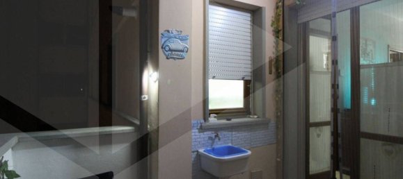 3غرفة شقة في Pontedera, Italy رقم 23120 9