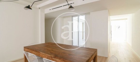 Apartamento de 2 dormitorios en Ciudad Vieja, Spain No. 85940 4