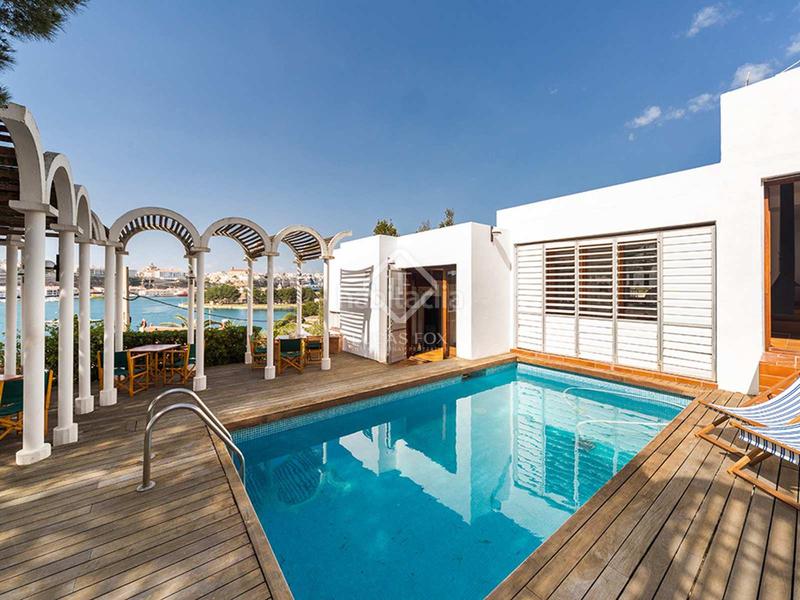 5 bedrooms Villa in Menorca, Spain No. 82824