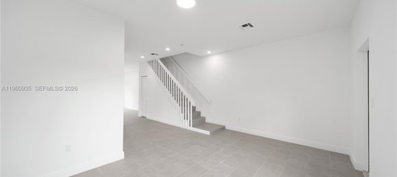 3 dormitorios dúplex en venta en Miami, Miami-Dade, Florida, USA № 615694 10