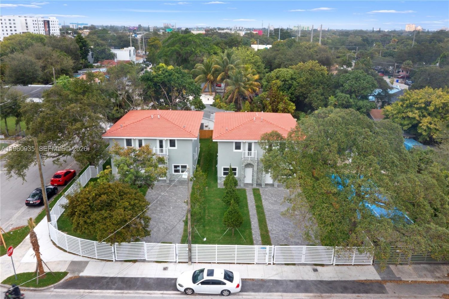 3 dormitorios dúplex en venta en Miami, Miami-Dade, Florida, USA № 615694