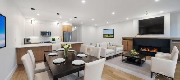 2 bedrooms House in British Columbia, Canada No. 1345 12