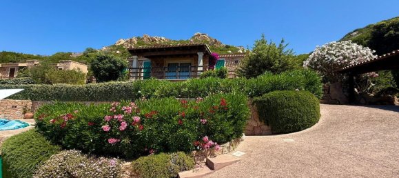 4 bedrooms Villa in Trinità d'Agultu e Vignola, Italy No. 325969 7