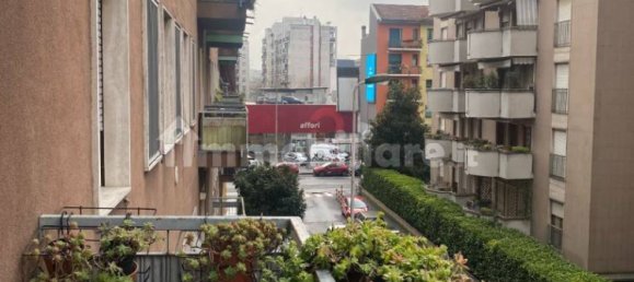 2 bedrooms Apartment in Milan, Italy No. 377271 17