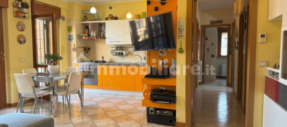 3 bedrooms Penthouse in Rome, Italy No. 34064 12