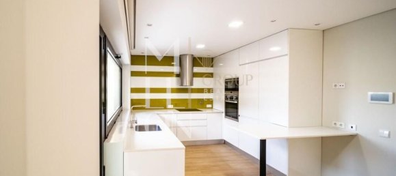 3 bedrooms House in Madalena, Portugal No. 18053 7