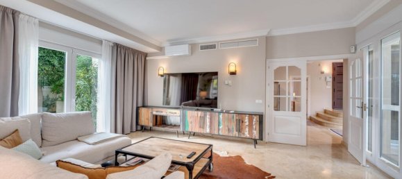 5 bedrooms Villa in Marbella, Spain No. 68046 16