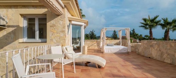 5 bedrooms Villa in Marbella, Spain No. 68046 8