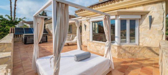 5 bedrooms Villa in Marbella, Spain No. 68046 2