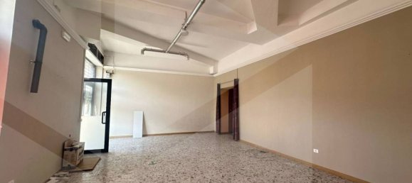 75m² Commercial property in Avezzano, Italy No. 34440 6