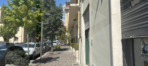 75m² Commercial property in Avezzano, Italy No. 34440 10