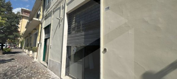 75m² Commercial property in Avezzano, Italy No. 34440 9