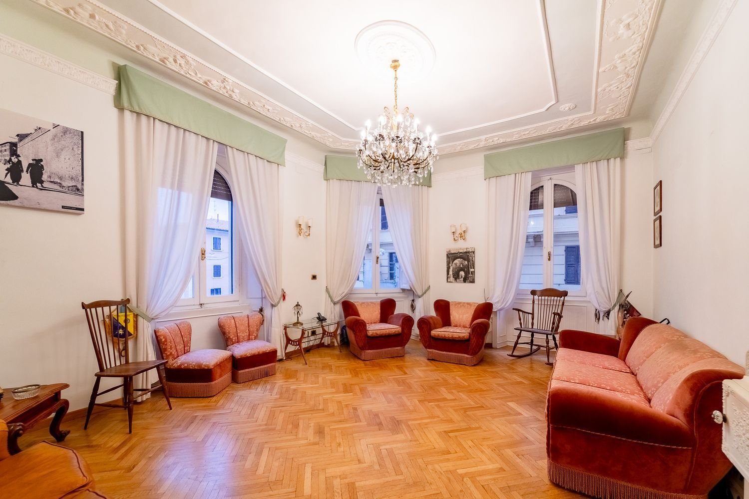 6 rooms Apartment in Ancona, Italy No. 225796