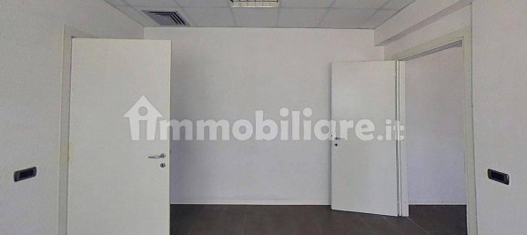 Bureau à Udine, Italy 339m² No. 317476 9