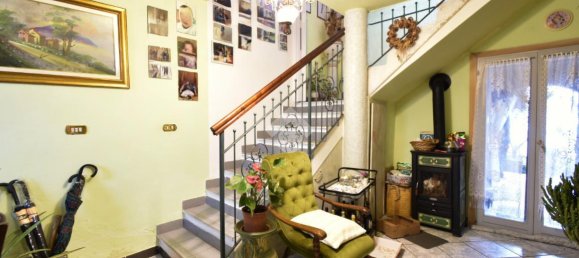 4 rooms House in Meldola, Italy No. 70617 16