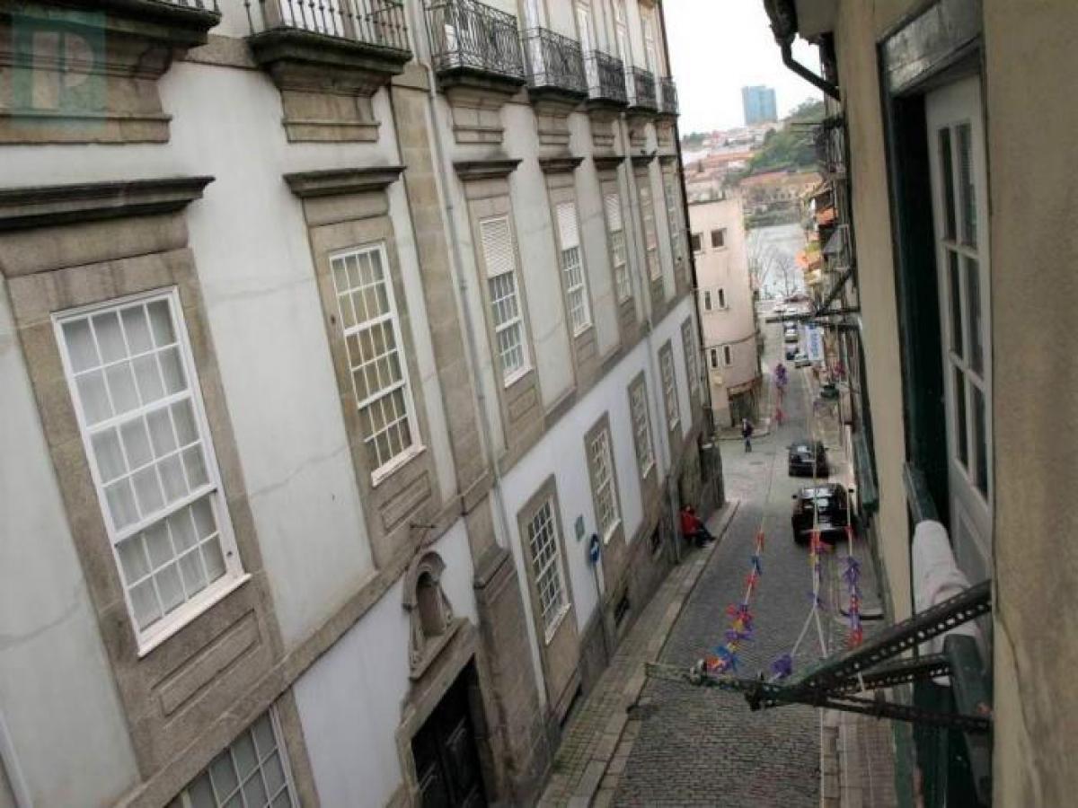  Shop in Porto, Portugal No. 8243