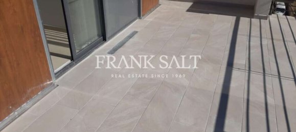 2 bedrooms Penthouse in Victoria, Malta No. 5817 3