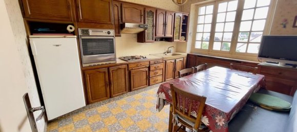 4 bedrooms House in Mayenne, France No. 300717 9