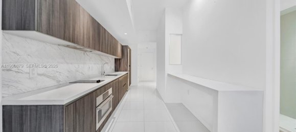 65.22m² Commercial property for sale in Miami, Miami-Dade, Florida, USA № 615531 5