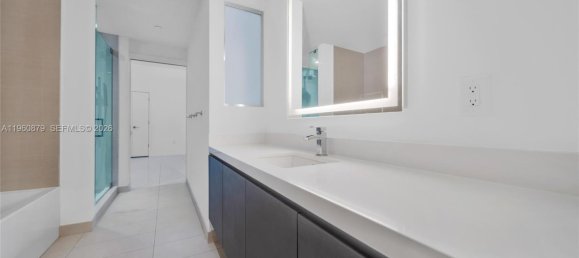 65.22m² Commercial property for sale in Miami, Miami-Dade, Florida, USA № 615531 23