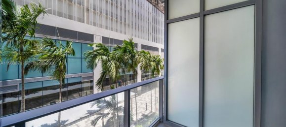65.22m² Commercial property for sale in Miami, Miami-Dade, Florida, USA № 615531 21