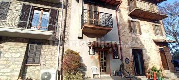 2 Schlafzimmer Haus in Castiglione del Lago, Italy, Nr. 82759 3